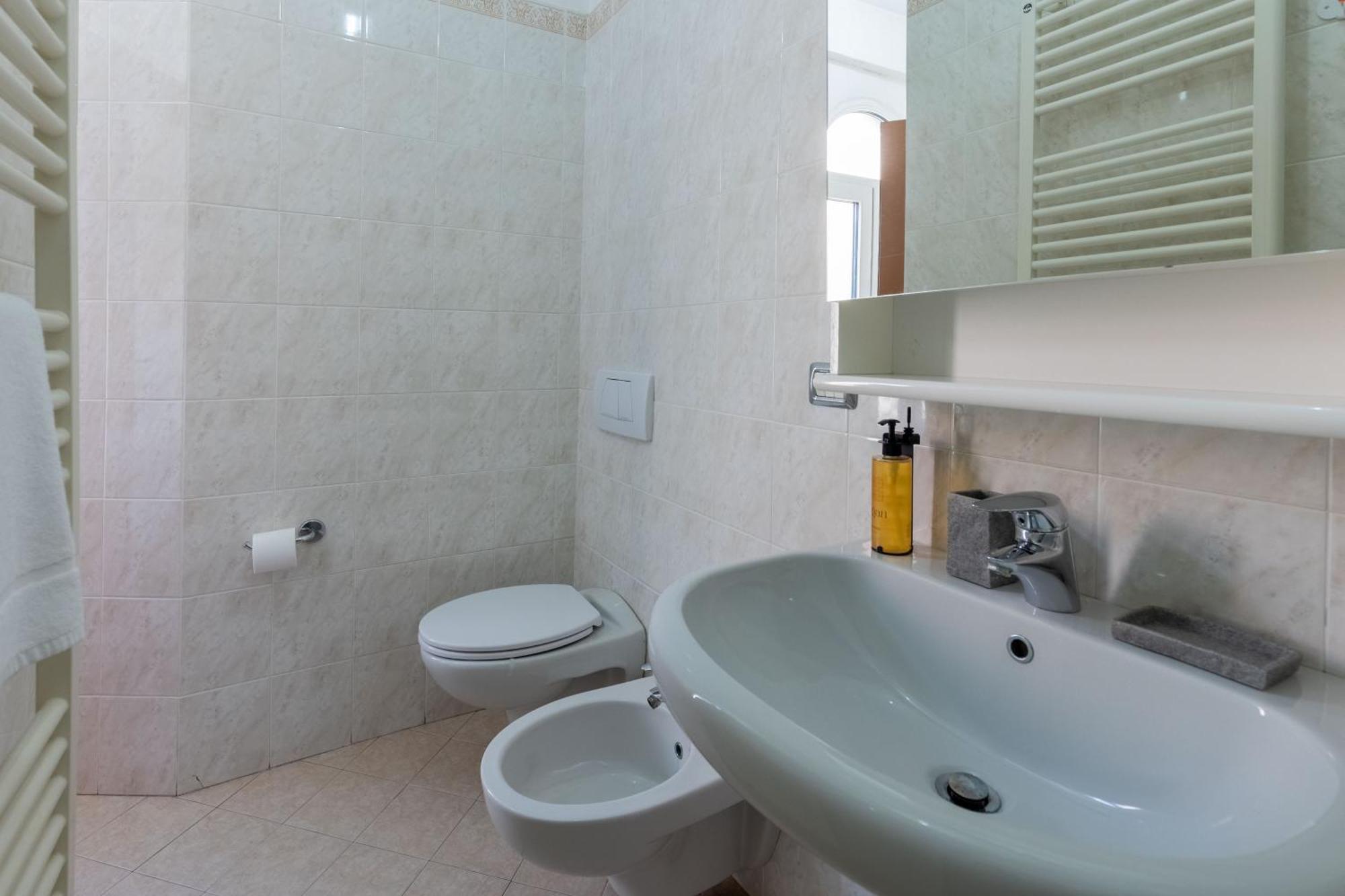 San Giacomo 4 Apartment Lecco Luaran gambar
